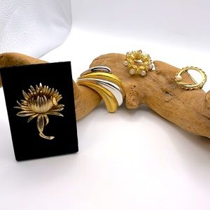 Trifari Goldtoned Flower 80’s Monet Swish Pearl Gold Filled DEC Circle +1